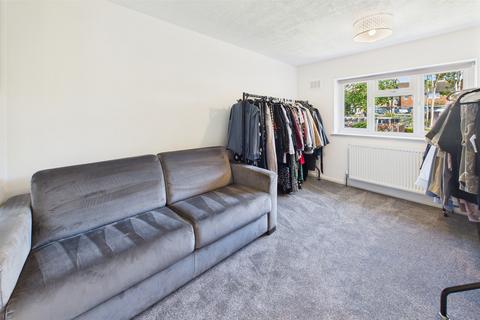 14 Shepherds Green, Hemel Hempstead, HP1 2HL