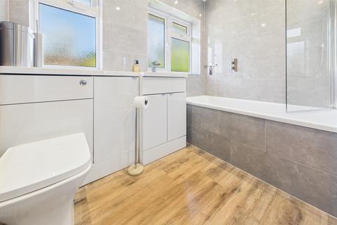 14 Shepherds Green, Hemel Hempstead, HP1 2HL