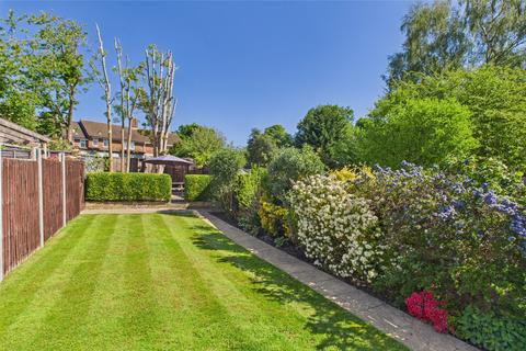 14 Shepherds Green, Hemel Hempstead, HP1 2HL