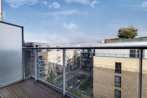 3 bedroom flat to rent, Pasmore Court, Canary Wharf, London, E14