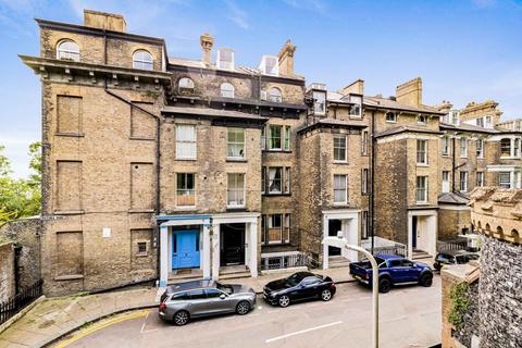 2 bedroom flat for sale, 2 Victoria Park, Dover, CT16
