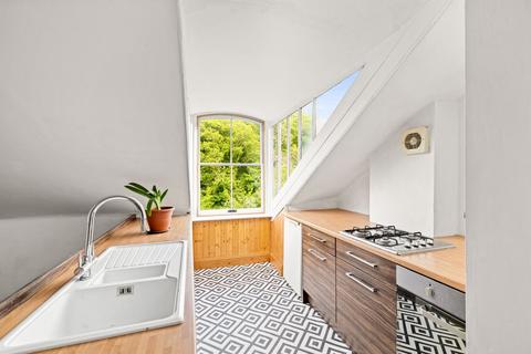 2 bedroom flat for sale, 2 Victoria Park, Dover, CT16