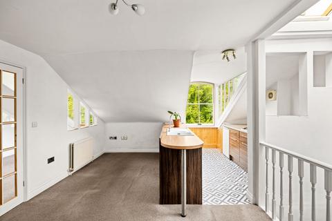 2 bedroom flat for sale, 2 Victoria Park, Dover, CT16