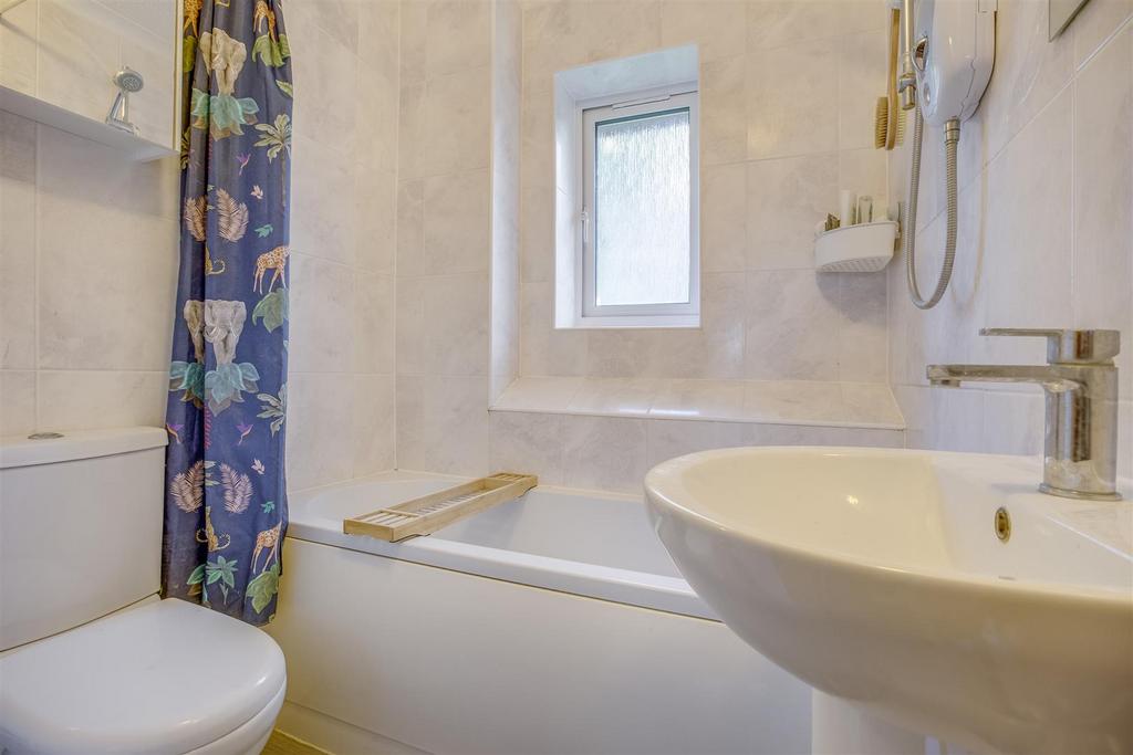 15 Edmunds Gardens, HP12 4 LP-11.jpg