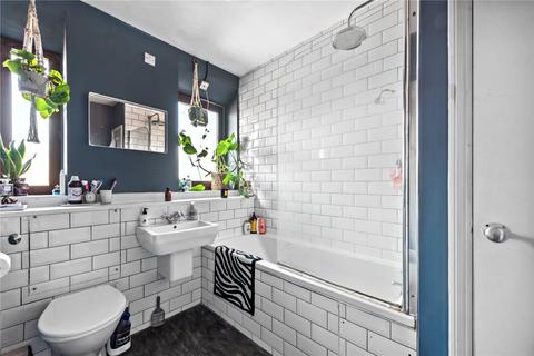 Flat 24, Ivy House Harrington Hill, London, E5 9ES