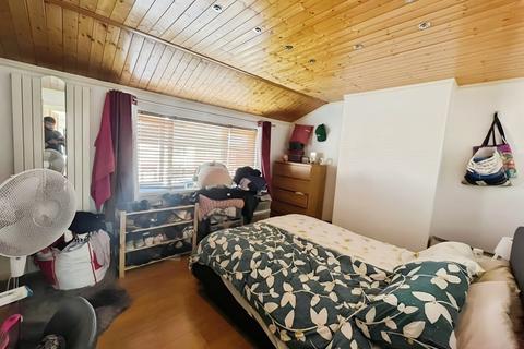 3 bedroom semi-detached house for sale, Stonehill Avenue, Birstall, Leicester