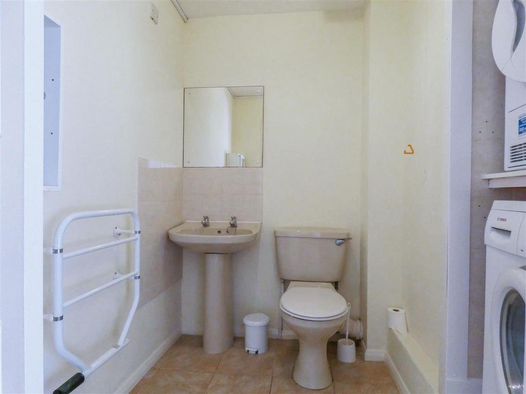 Utility Room/WC