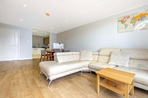 3 bedroom flat to rent, New Festival Avenue, London E14