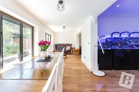 14 Lower Bedfords Road, Romford, RM1 4LY
