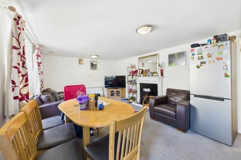 2 bedroom ground floor flat to rent, Gascoyne Place, Plymouth PL4