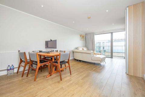 3 bedroom flat to rent, New Festival Avenue, London E14