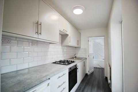 2 bedroom terraced house to rent, Cornwall Street, Chester CH1