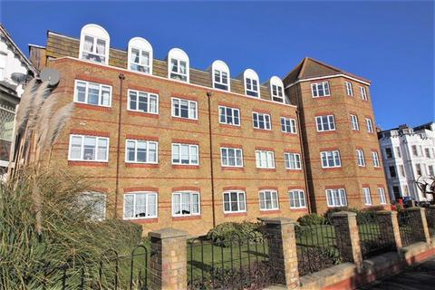 2 bedroom flat for sale, Edith Road, Clacton on Sea