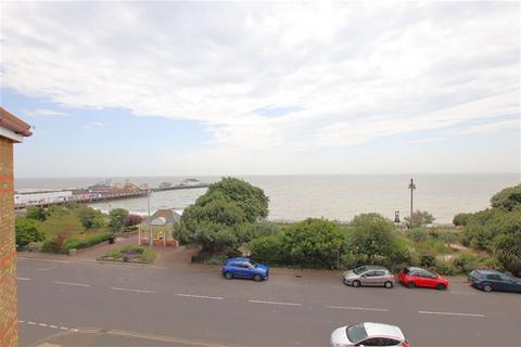 2 bedroom flat for sale, Edith Road, Clacton on Sea