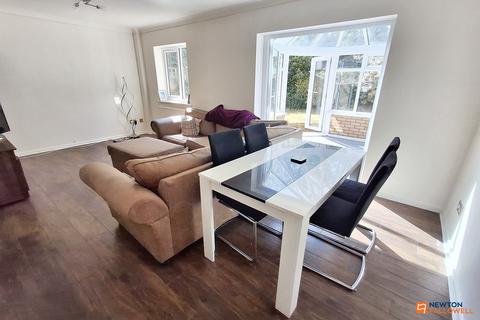 27 Redbridge, Werrington, Peterborough, PE4 5DP