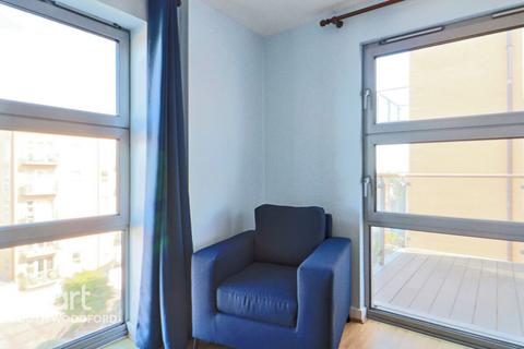2 bedroom apartment for sale, Kingswood Heights, South Woodford