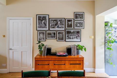 122 Sandhurst Road, London, SE6 1XD