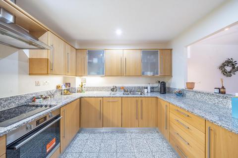 2 bedroom flat for sale, Cayenne Court, Shad Thames, London, SE1