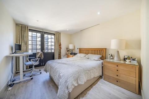 2 bedroom flat for sale, Cayenne Court, Shad Thames, London, SE1