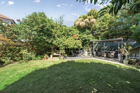 16 Hawkhurst Way, West Wickham, BR4 9PF