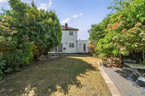 16 Hawkhurst Way, West Wickham, BR4 9PF