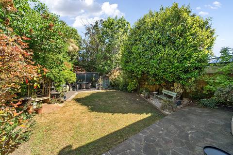 16 Hawkhurst Way, West Wickham, BR4 9PF