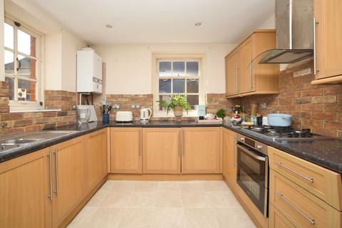 2 bedroom flat for sale, West Cliff Road, Ramsgate, Kent, CT11