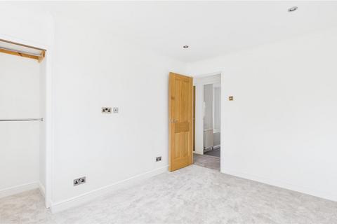 31 Foxes Drive, Waltham Cross, EN7 6HG