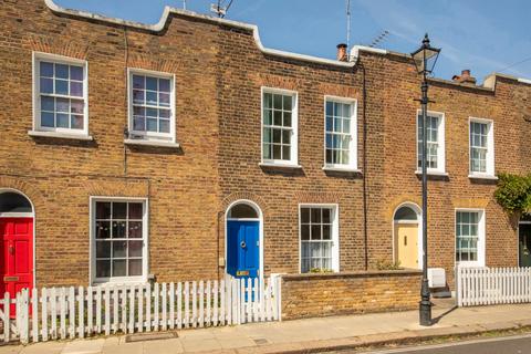 2 bedroom terraced house for sale, Clarence Way, London