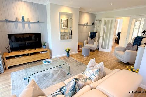 6 Doverfield, Goffs Oak, Waltham Cross, EN7 5EL