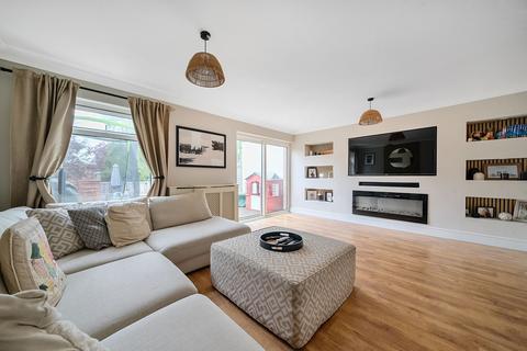 3 bedroom terraced house to rent, Wolf Lane, Windsor, SL4