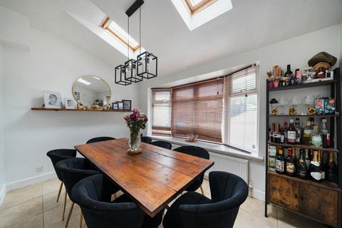 3 bedroom terraced house to rent, Wolf Lane, Windsor, SL4