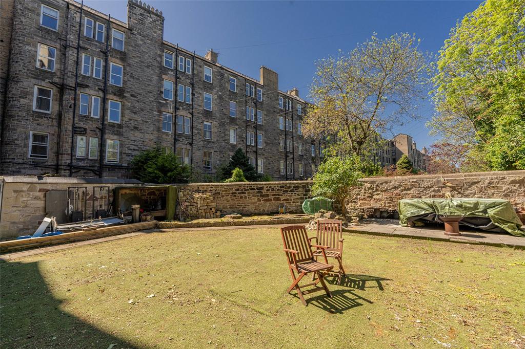 Shared Rear Garden