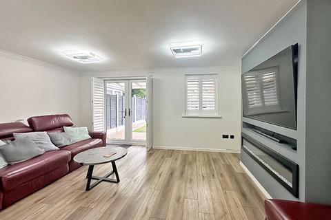 3 bedroom semi-detached house for sale, Kenilworth Crescent, Walsall