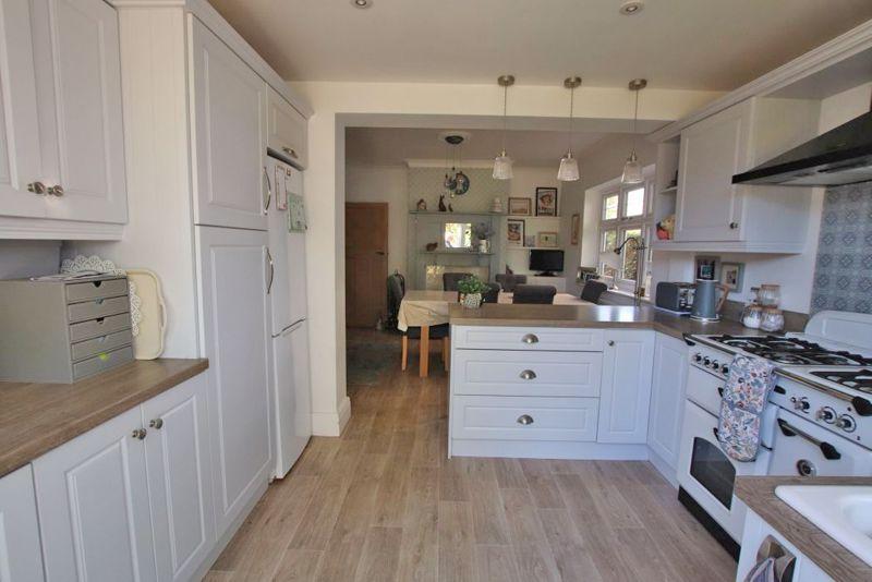 Kitchen photo 2