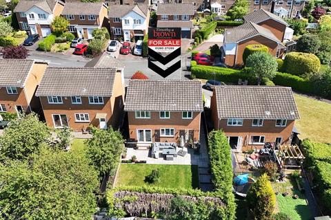 4 bedroom detached house for sale, Avon Drive, Congleton