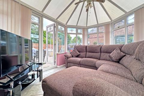 4 bedroom detached house for sale, Grayling Close, Wednesbury
