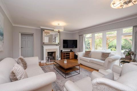 7 Bushey Shaw, Ashtead, KT21 2HP