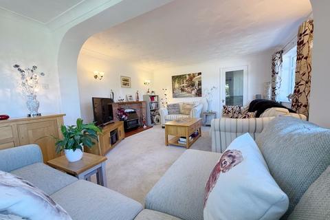 4 Hough Road, Frieston, Grantham, NG32 3BY