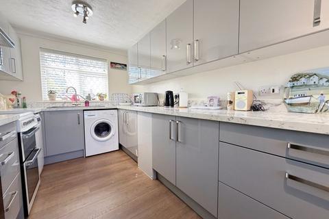 4 Hough Road, Frieston, Grantham, NG32 3BY