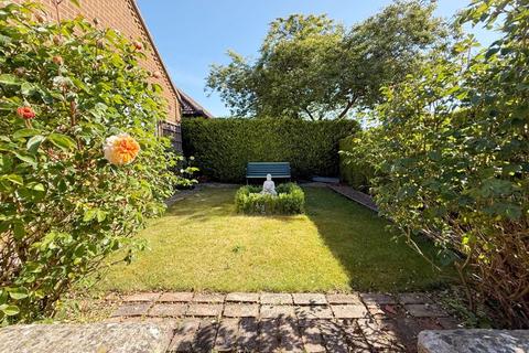 4 Hough Road, Frieston, Grantham, NG32 3BY