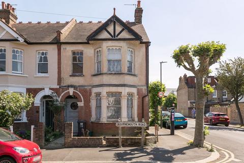 63 Bournemouth Road, London, SW19 3AR