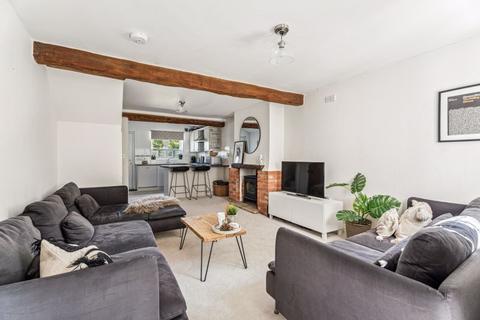16a Commonside, Downley, High Wycombe, HP13 5XG