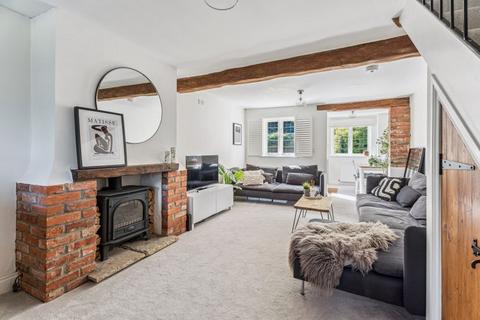 16a Commonside, Downley, High Wycombe, HP13 5XG