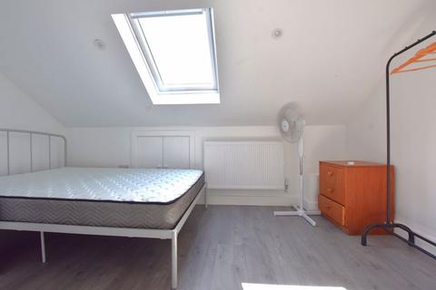 35a Locket Road, Harrow, HA3 7NQ