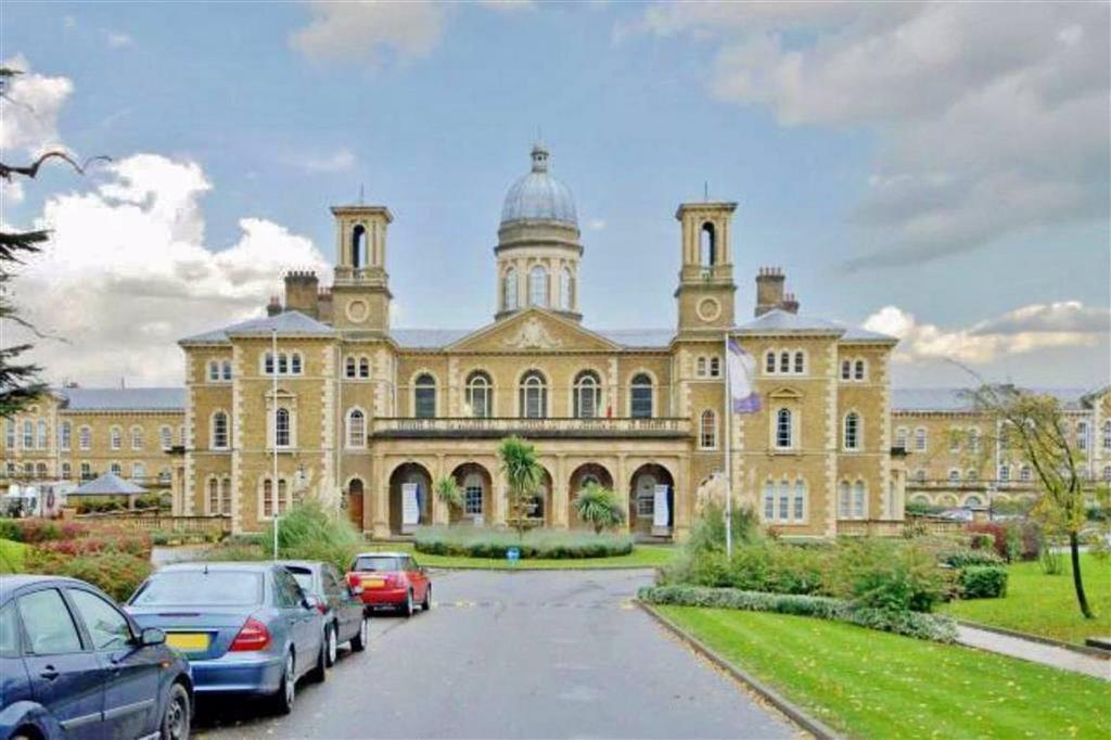 Stunning 2 Bed, 2 Bath Flat with 2 Private Terrac
