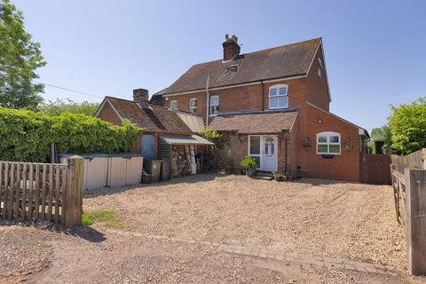 4 bedroom semi-detached house for sale, Lees Road, Yalding ME18