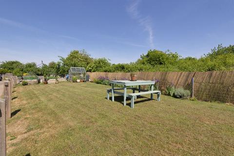 4 bedroom semi-detached house for sale, Lees Road, Yalding ME18