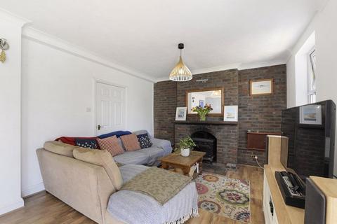 2, Jubilee Cottages Lees Road, Yalding, Maidstone, ME18 6DD