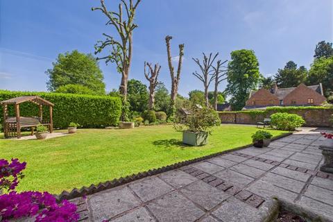 4 bedroom detached house for sale, Chetwynd Park, Newport TF10